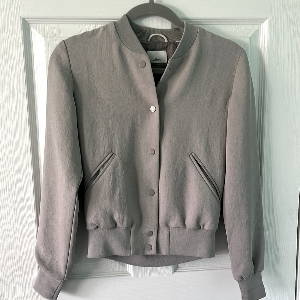Wilfred - Aritzia - poussin bomber jacket (purple/grey/mauve).